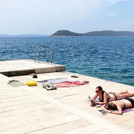 With A Parking Space - 7569